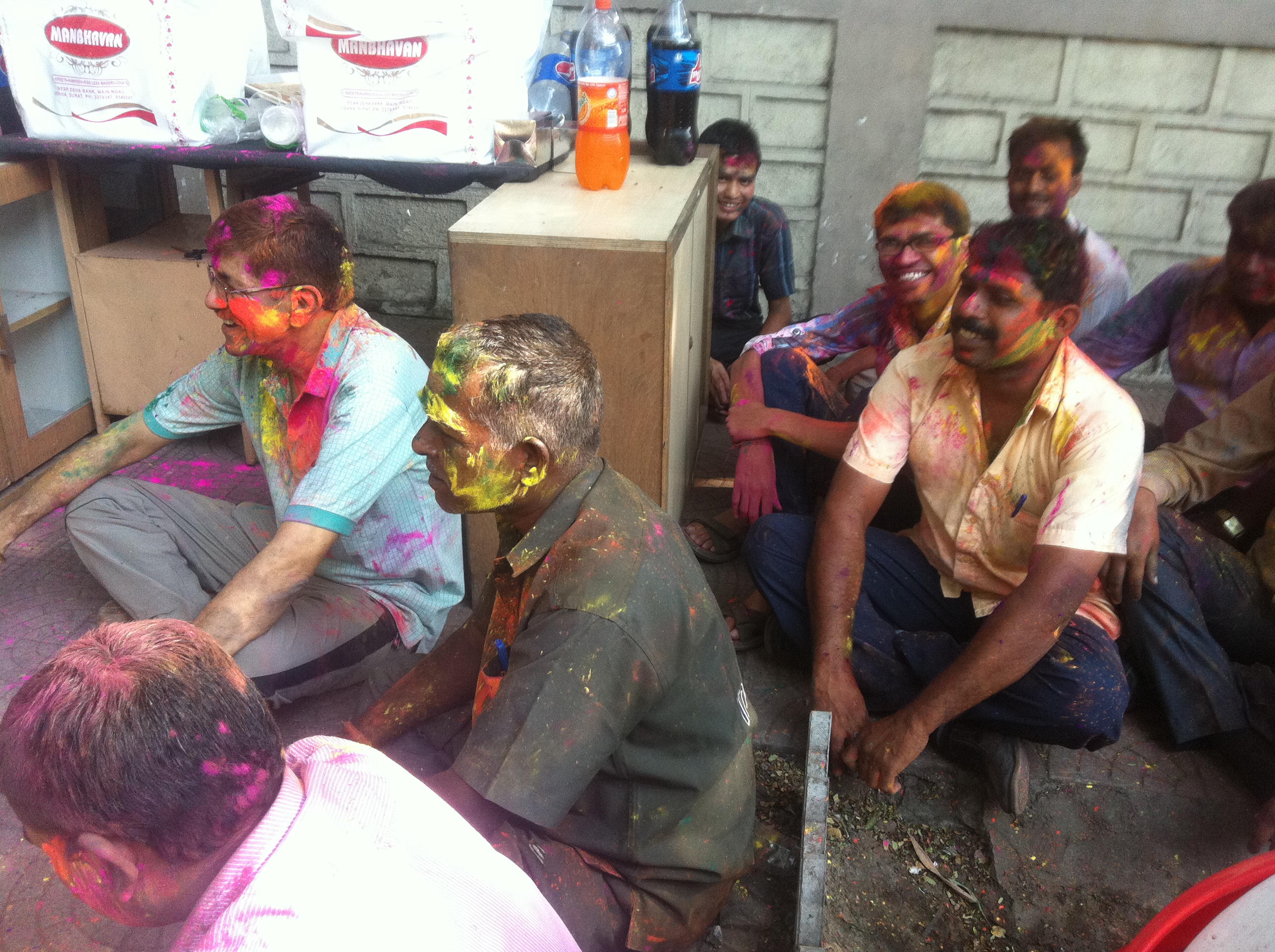 holi2